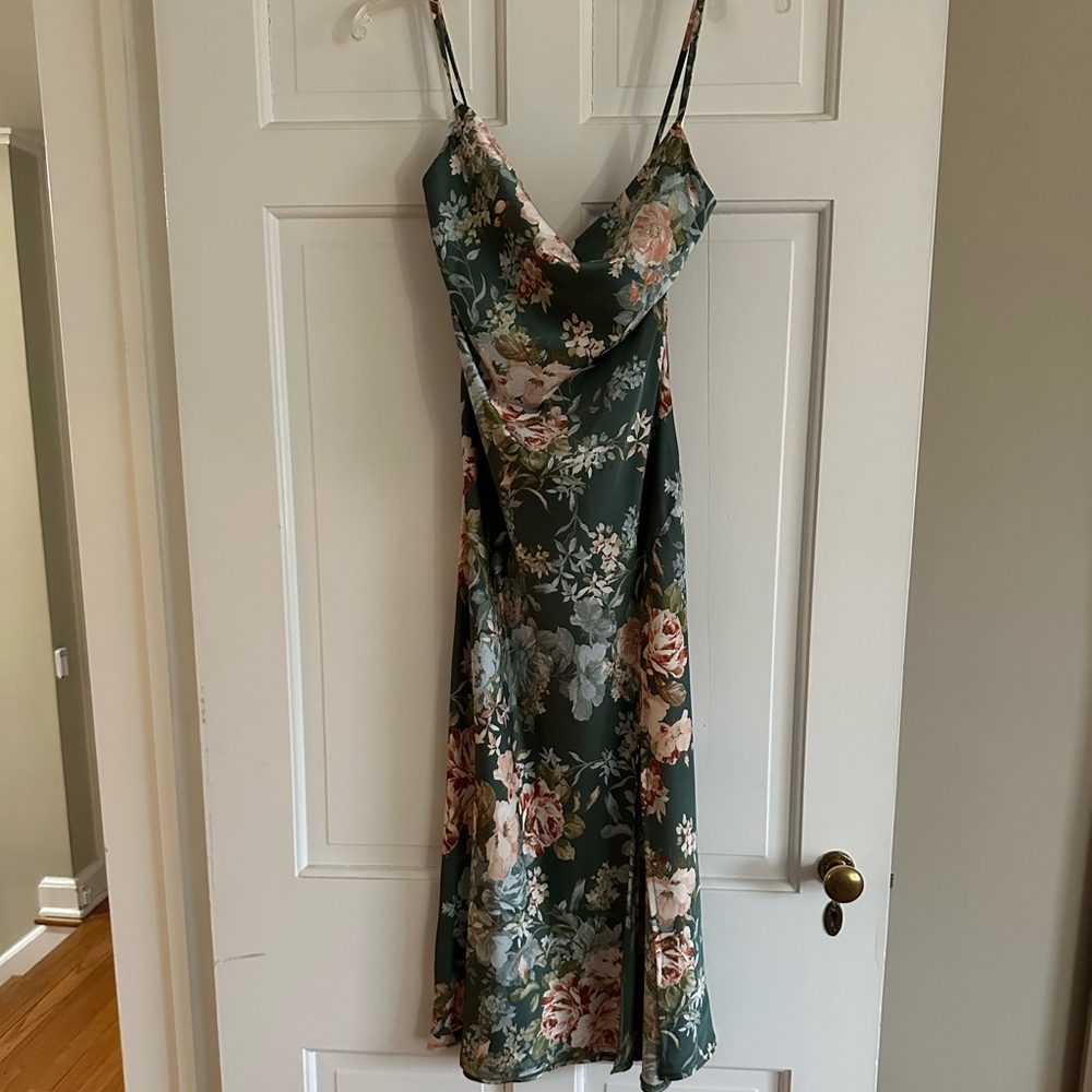 Petal & Pup Marea Midi Dress - Picture 6 of 10